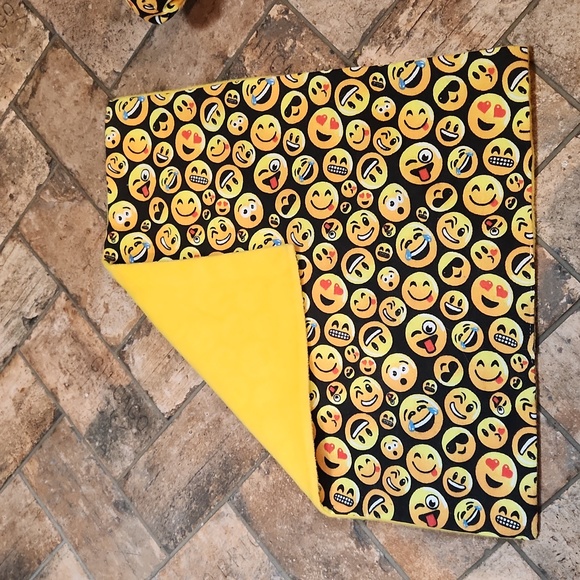 Emoji Doll Bedding - Picture 2 of 5